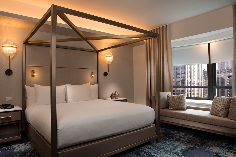 New York Hilton Midtown, the 1,907-room iconic landmark hotel and member of Park Hotels & Resorts’ prestigious portfolio, has announced the completion of three suites