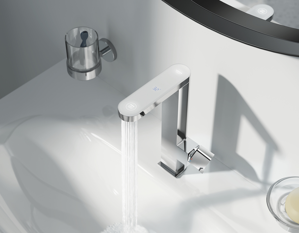 Tap with digital display on faucet