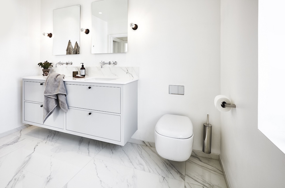 Modern, white bathroom