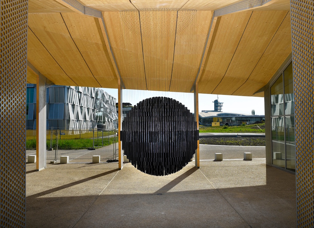 Art piece showing sculpture of a circle