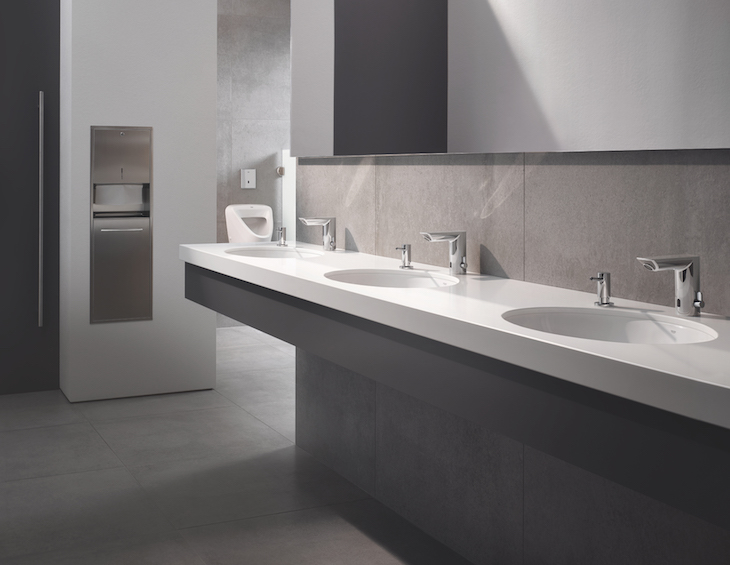 GROHE Bau Cosmo E taps in commercial washroom