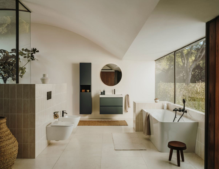 Roca Ona in a contemporary bathroom with white and natural surfaces
