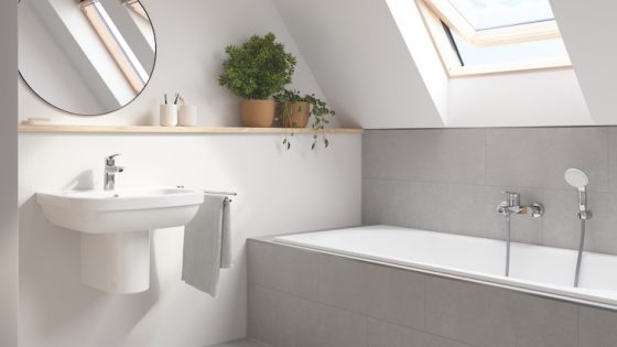 GROHE bathroom featuring Eurosmart basin mixer and Eurosmart single-lever bath-shower mixer