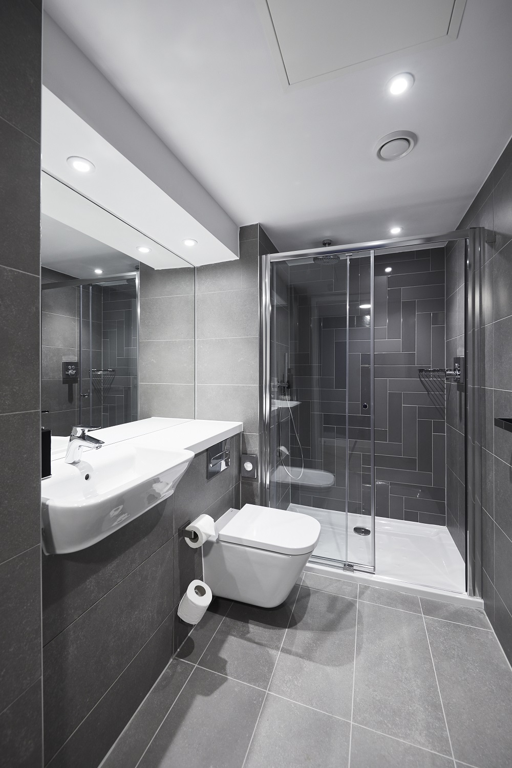 Roca bathroom products specified for Roomzzz