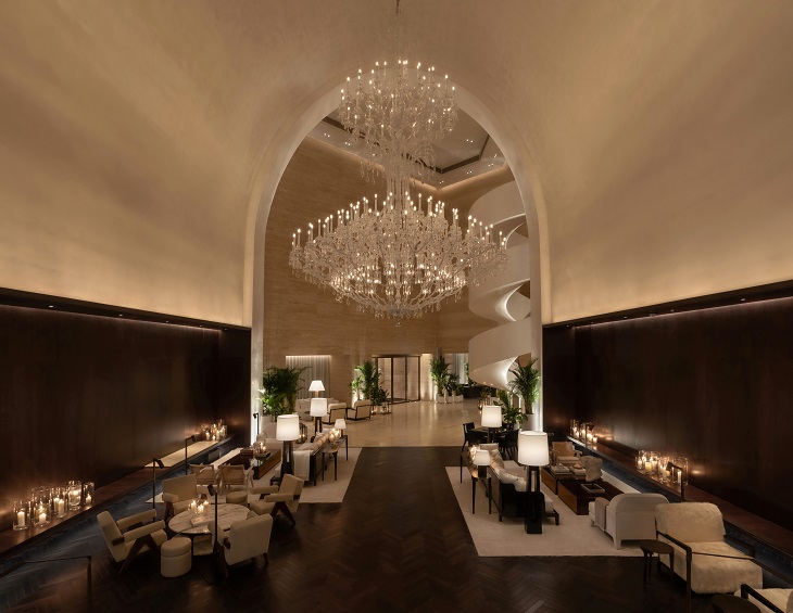 arched ceiling and dramatic chandelier in EDITION Dubai