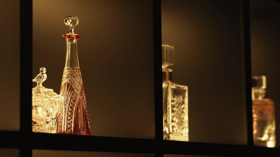 glass decanter detail in the Gold Bar EDITION at EDITION Tokyo