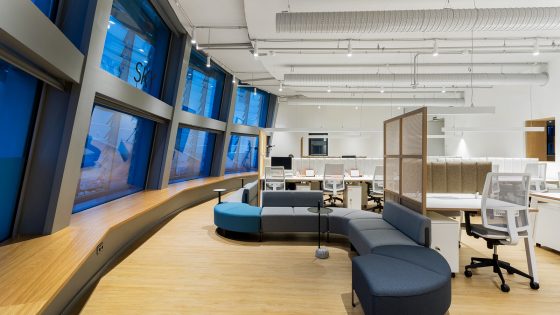 LEDS-C4 designed the lighting for this fexible workspace in Loom Barcelona