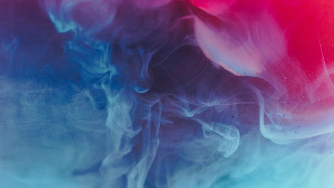 Coloured smoke (blue and pink)