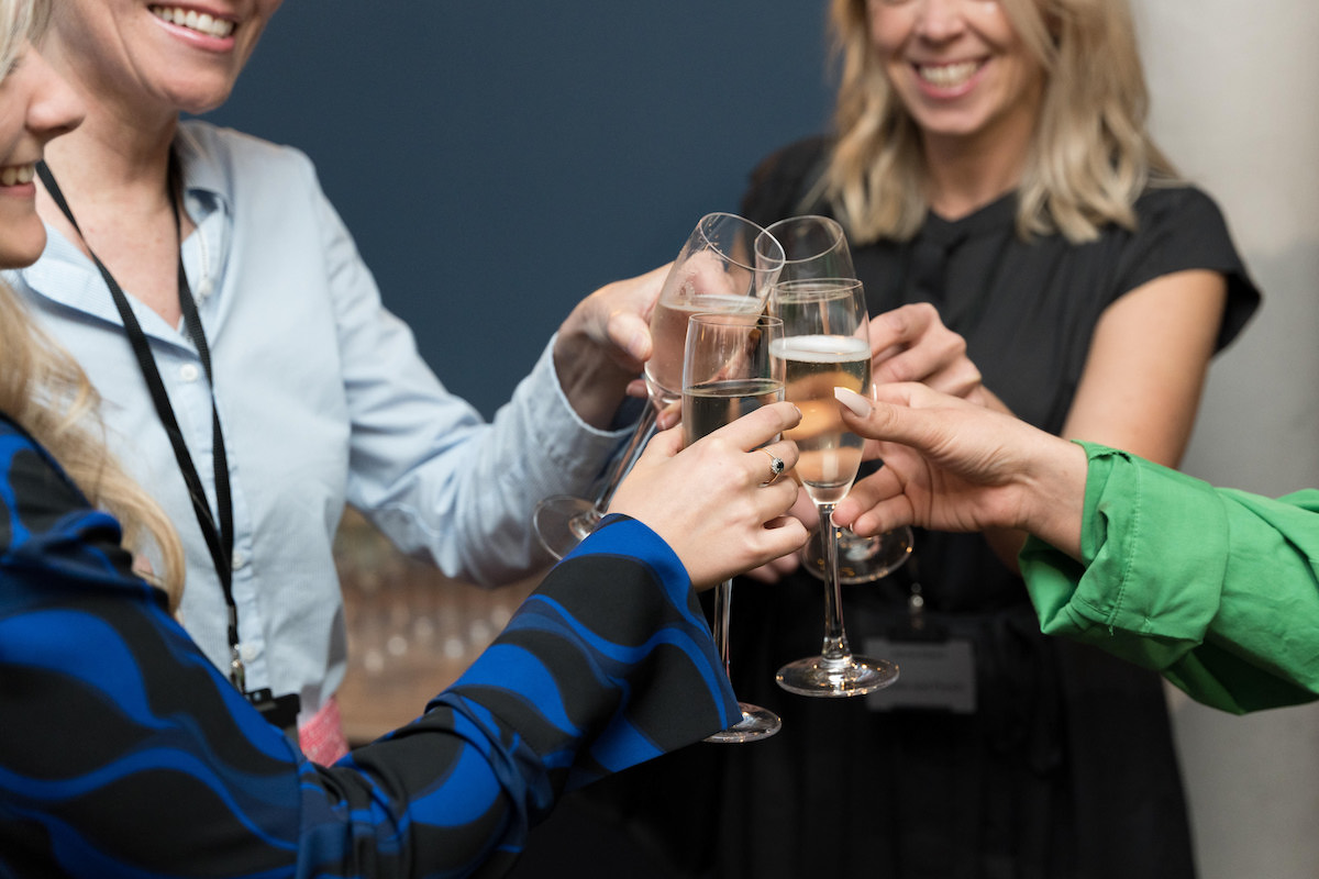 Women drinking champagne at MEET UP North