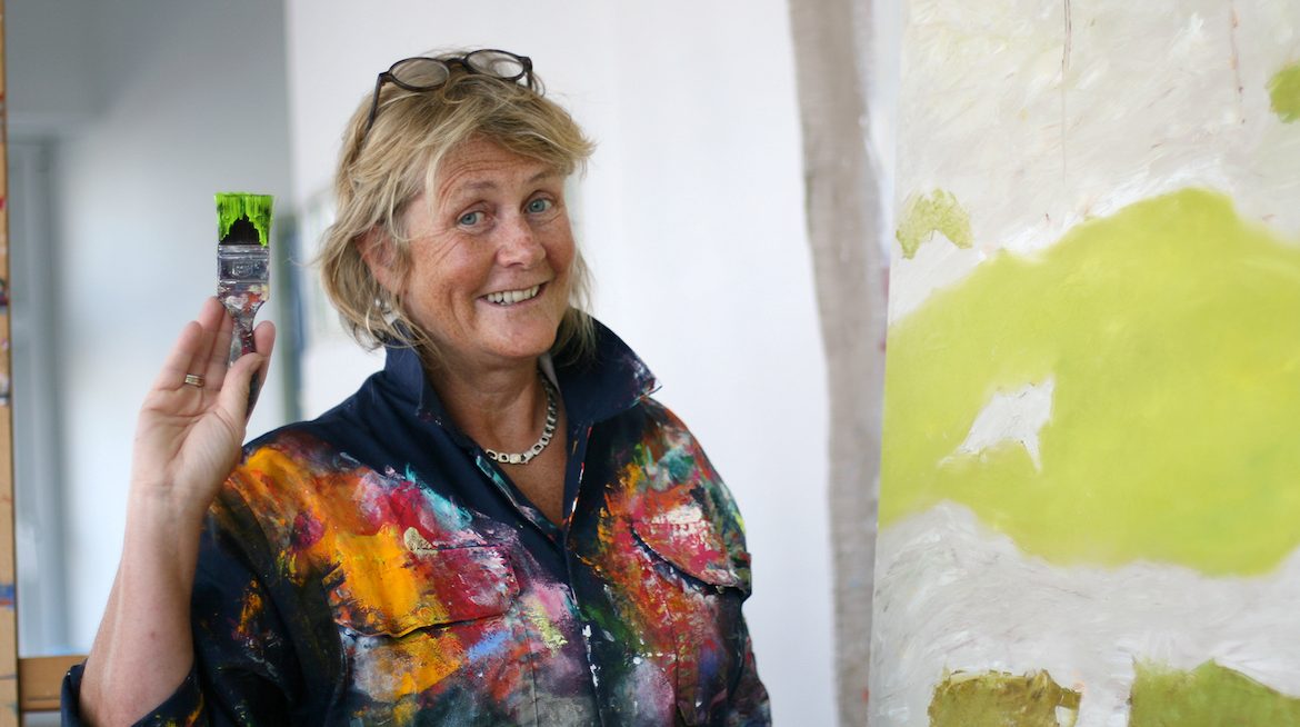 Sally at her easel_Banner