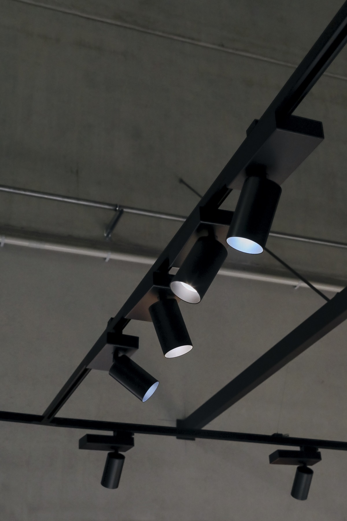 atom spotlights used in the gallery