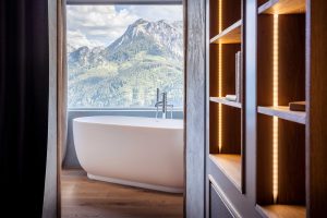 Duravit freestanding bath at Burghotel Falkenstein