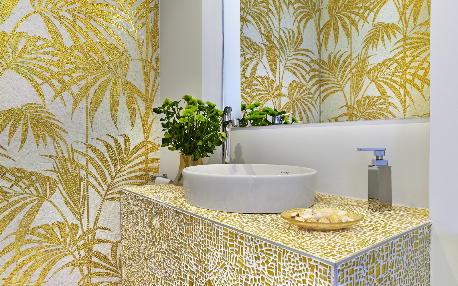 palm leaf gold mosaic design by TREND group in Miami