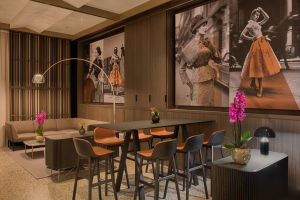 Tailors restaurant in NH Collection Milano with vintage images of fashion history