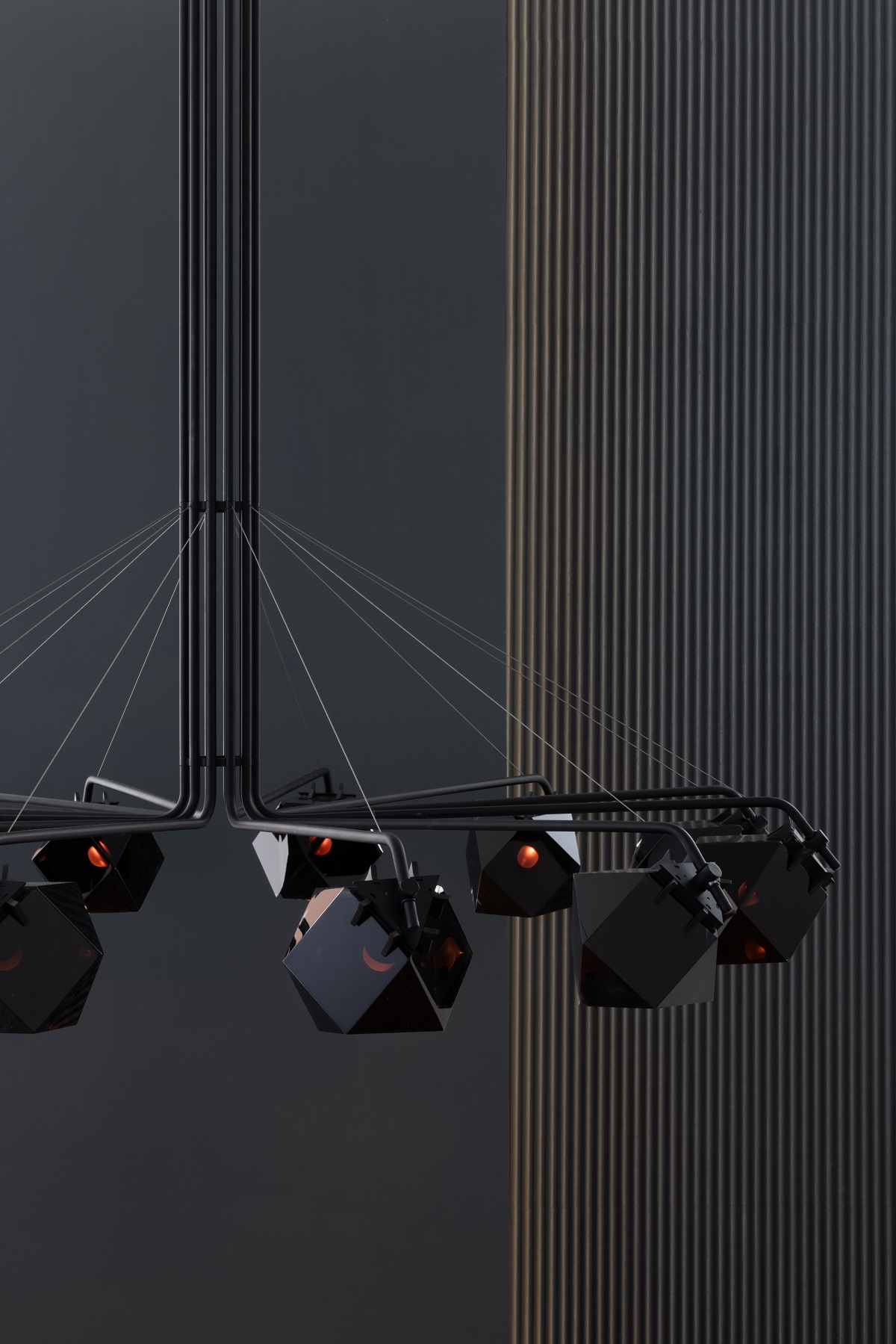 chandelier in black glass designed by Alessandro Munge for Gabriel Scott