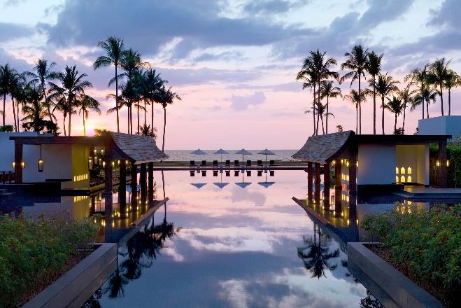 Infinity pool overlooking sea at JW MArriott Khao Lak Resort Suites