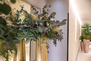 Hilton London Metropole Christmas 2022 - Everleaf Floral Displays by Leaflike