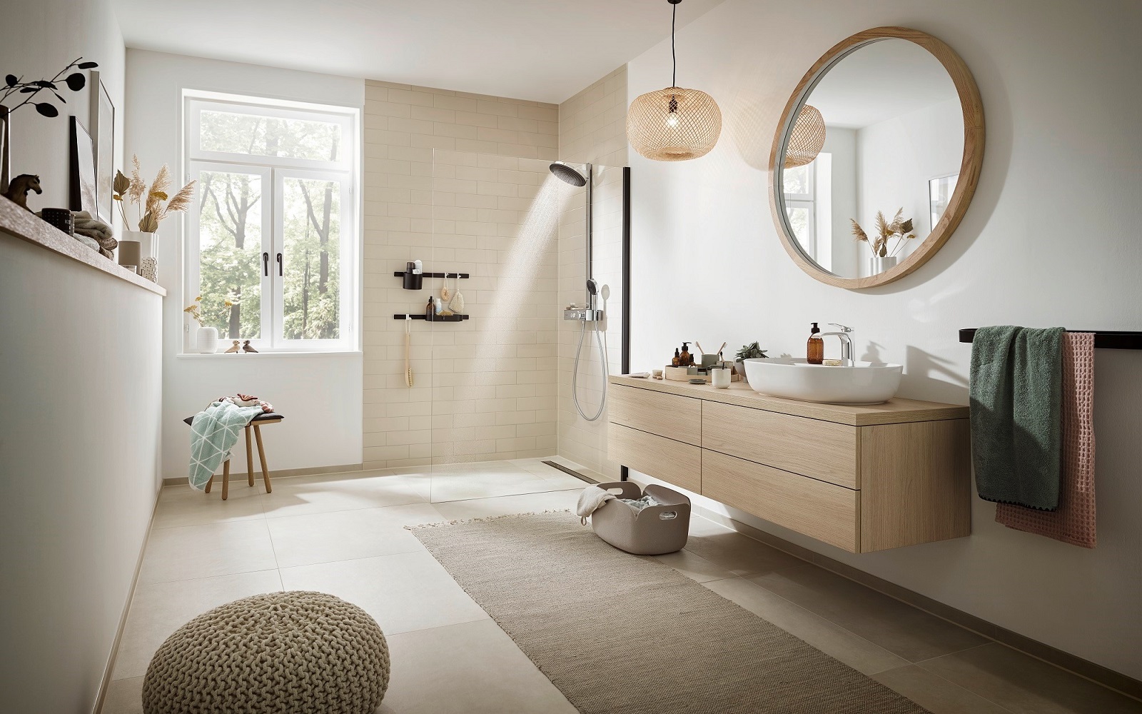 bathroom design in natural colours and wood with hansgrohe Pulsify S Showerpipe 260 with ShowerTablet 400, Vivenis Tap
