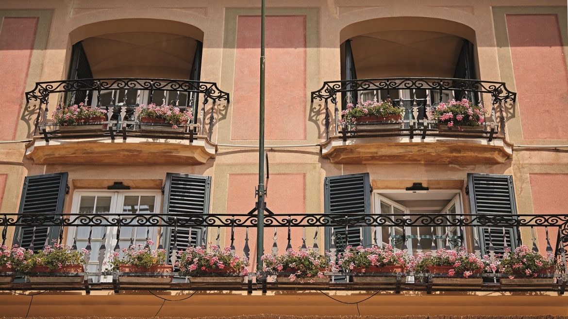 plaster pink façade of Belmond Hotel Splendido