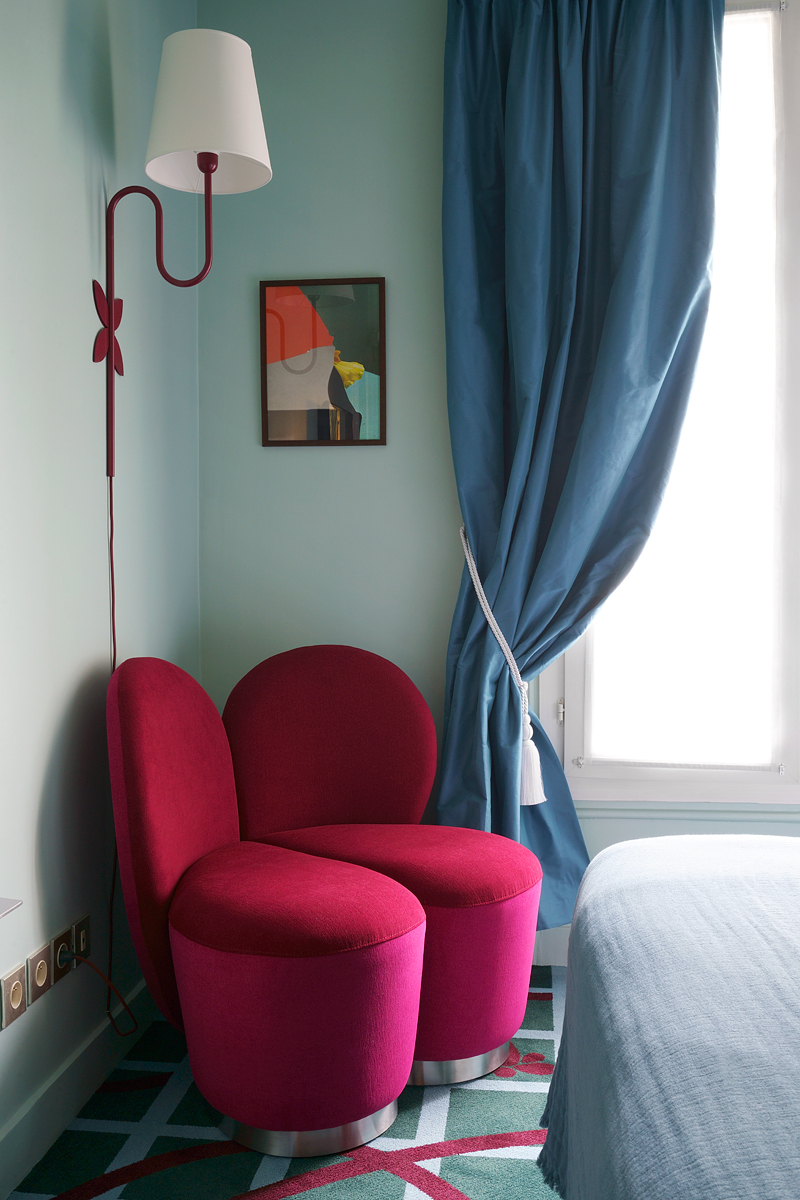 A love heart red velvet seat in guestroom