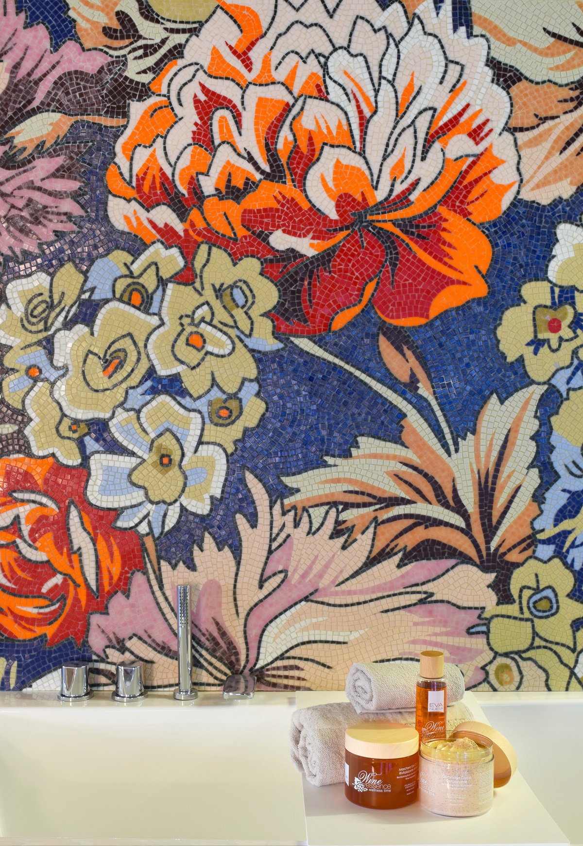 LYRA floral mosaic design from TREND Group in blue and red