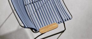 recycled plastic slats on a chair with wooden handles 