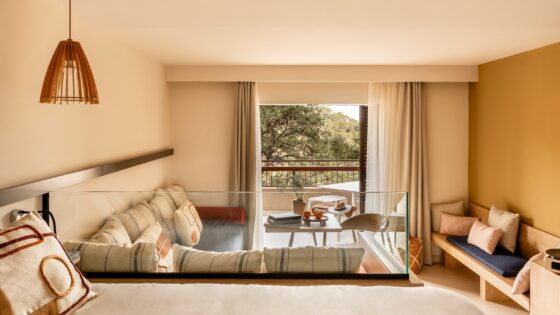 split level in guest room at Zel Costa Brava with doors on to terrace