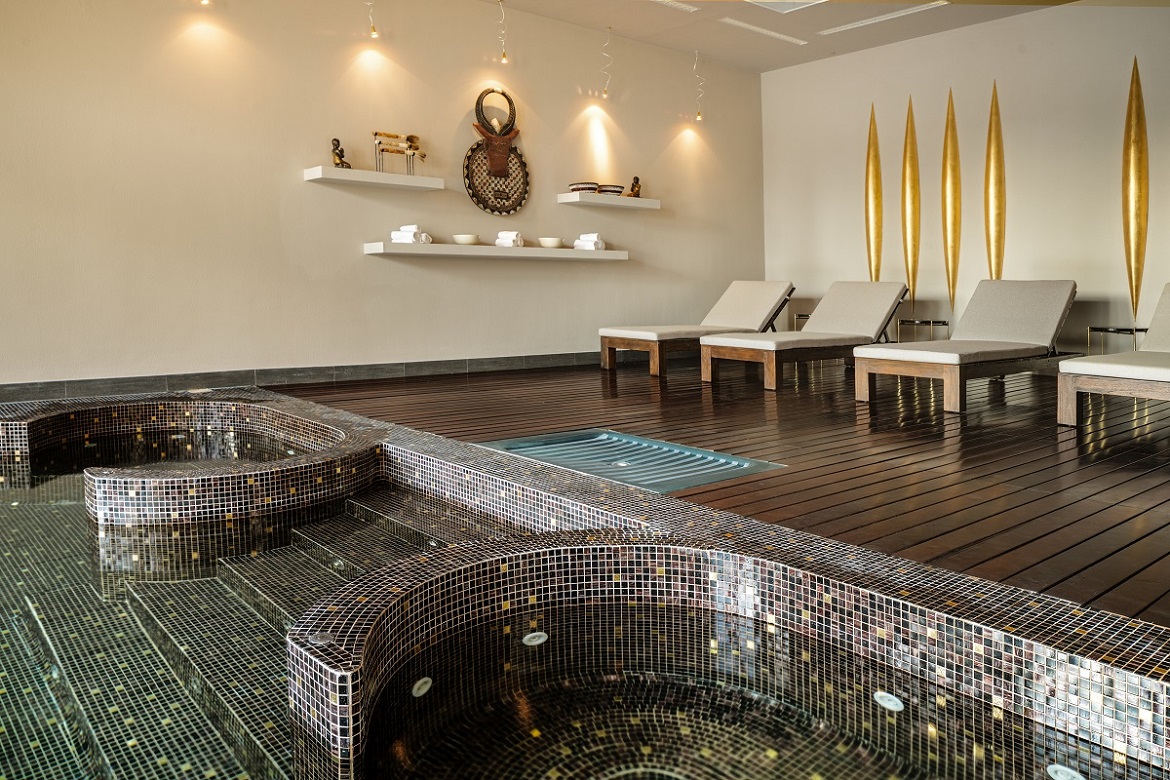 mosaic pool in spa at Precise Tale Poggio Alla Sala