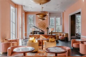 restaurant saint bibiana in wicker and shades of pink