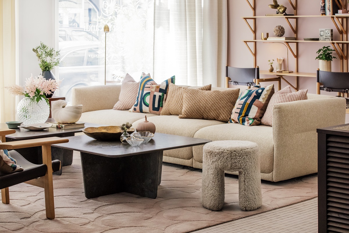 comfortable seating with layers of tone and texture in casa ecandi