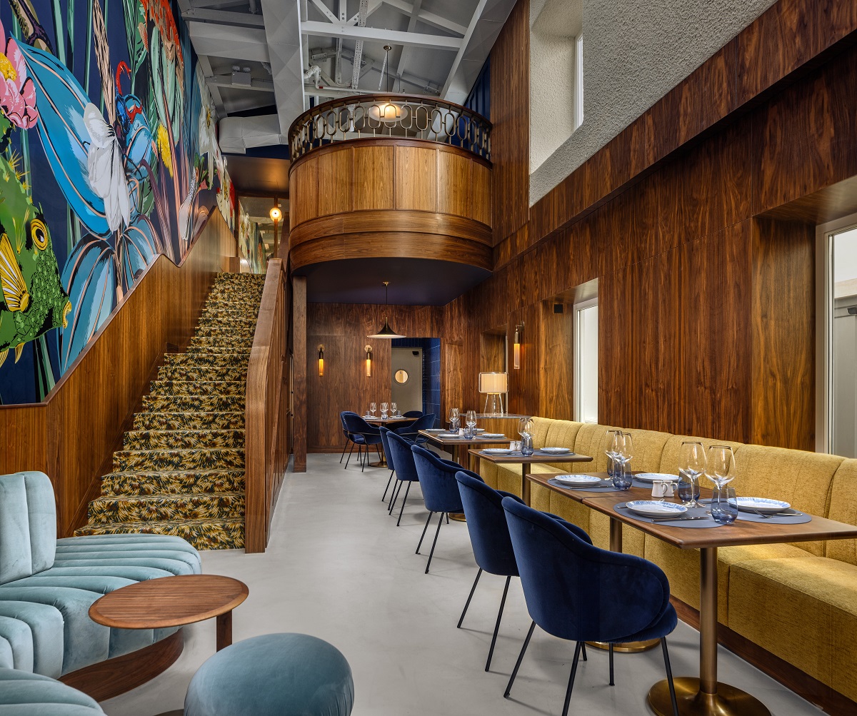 restaurant seating, stairs and landing in DUO hotel Lisbon