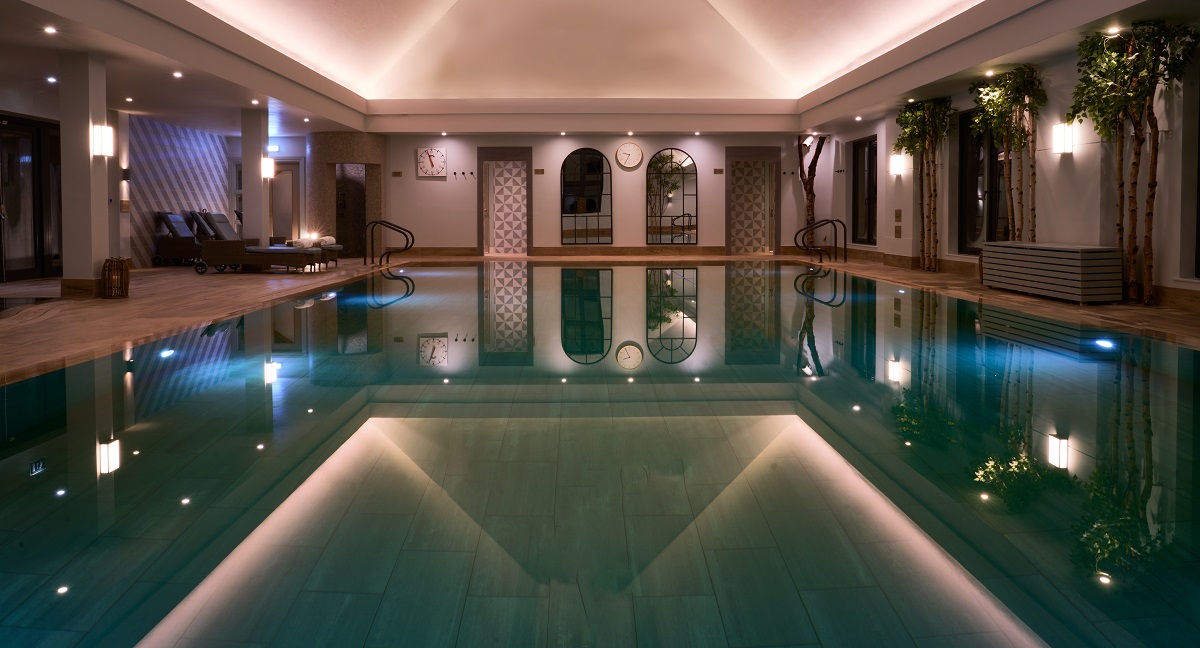 indoor spa pool at Calcot spa