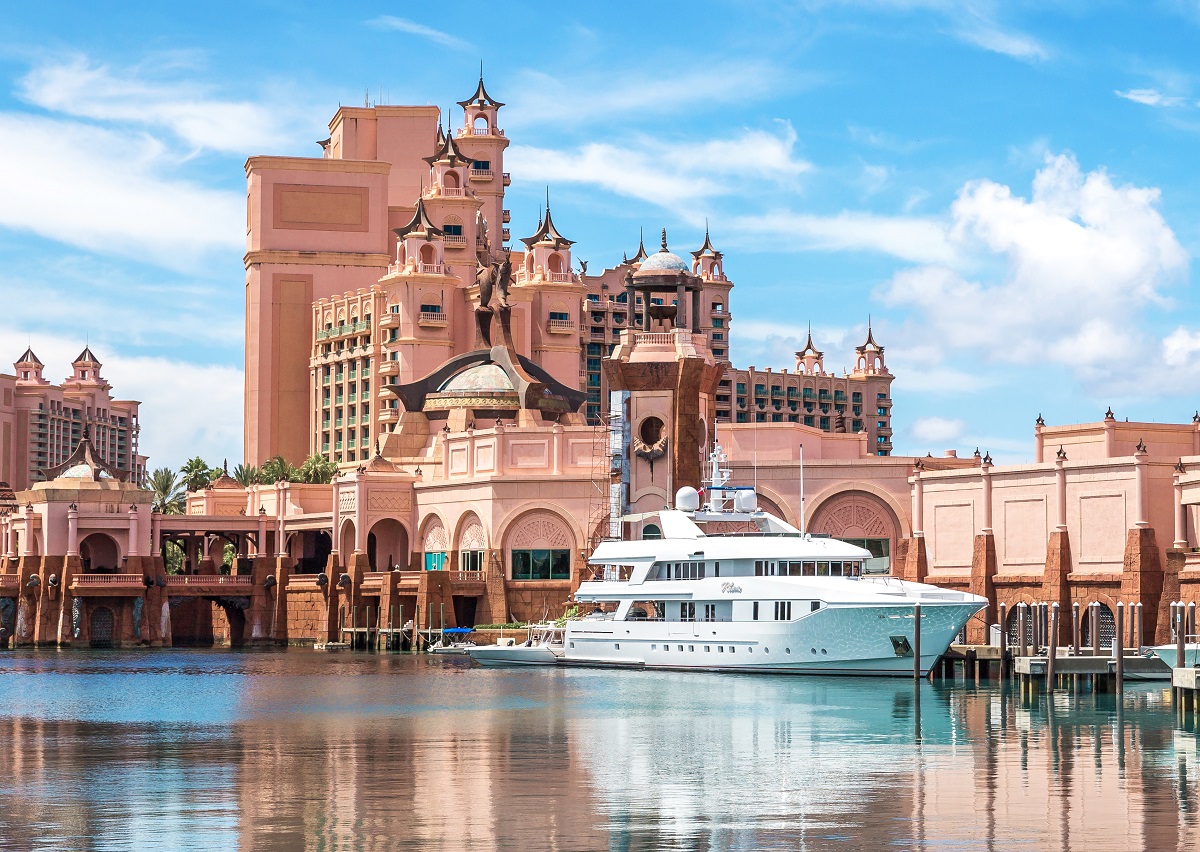 Exterior shot of Atlantis Marina showing the Royal Yacht in front of the hotel