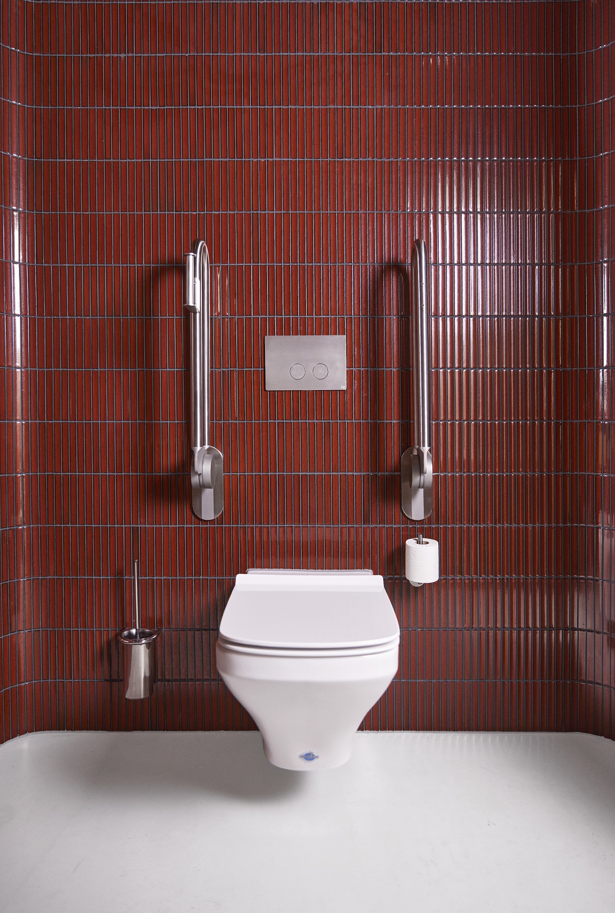 toilet in La Cabra with d line hardware and fittings