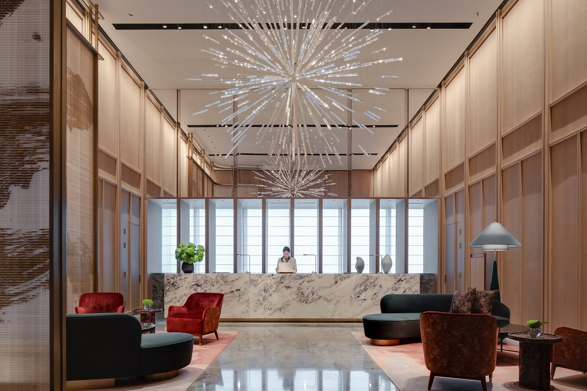 The entrance lobby is a cosmopolitan area with chic furnishings and Lasvit chandeliers that look like crystaline firework explosions.