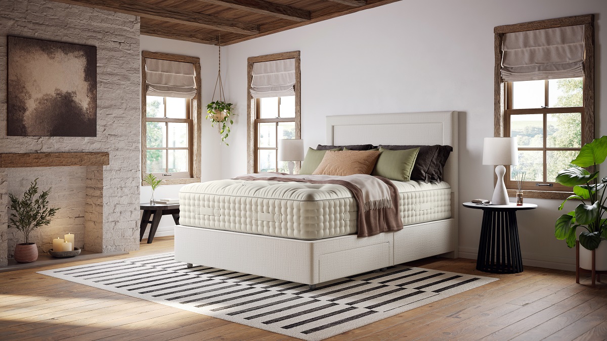 Harrison Spinks Hospitality Collection - 4 rower with Colesbourne headboard in Tundra Arctic Fox