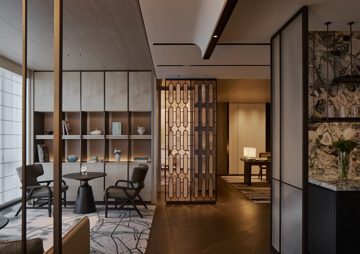 contrasting textures and surfaces leading into the Four Seasons lounge