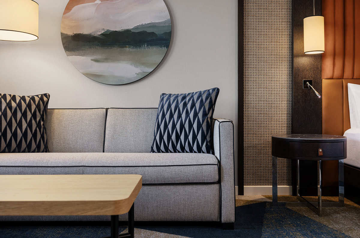 couch cushion and table detail in guestroom at Hilton Vienna Waterfront