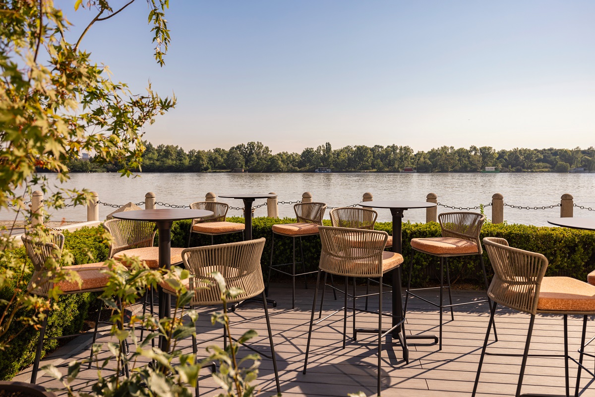 river terrace at Hilton Vienna Waterfront