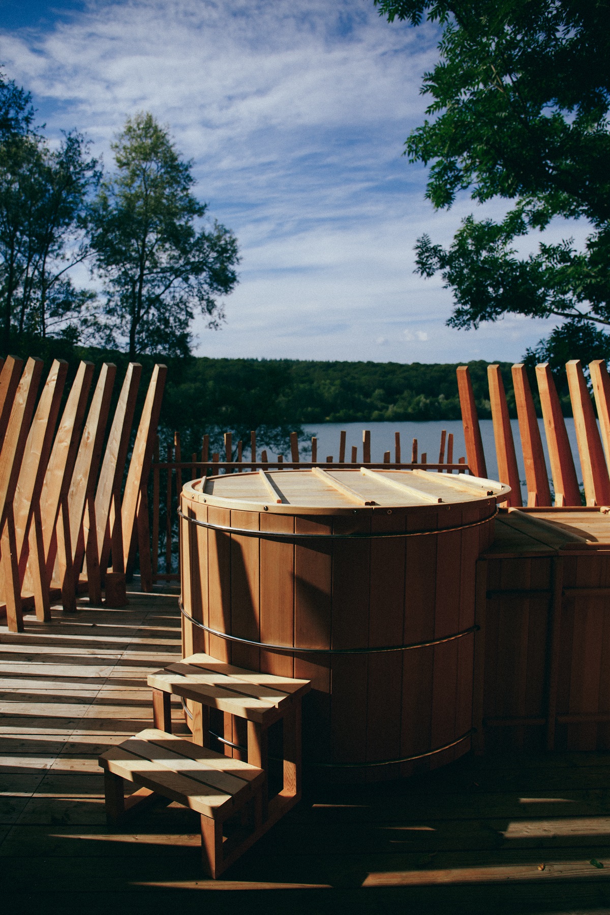 nordic bath on top level of treehouse cabin