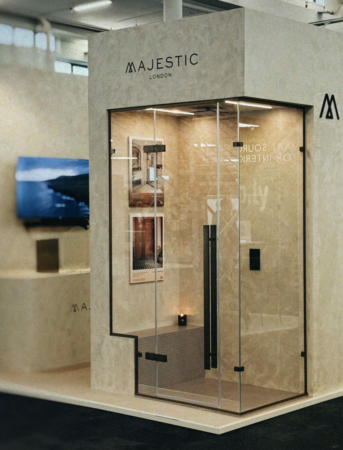 DEAUVILLE by MAJESTIC LONDON. Featuring a built-in seat, the bespoke Steam Room Enclosure illustrated the brand’s technical expertise in mounting glass on surfaces and creating luxurious showering experiences