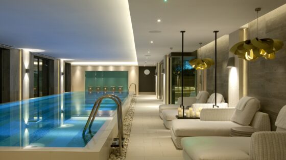 Dormy House spa with raised pool and loungers