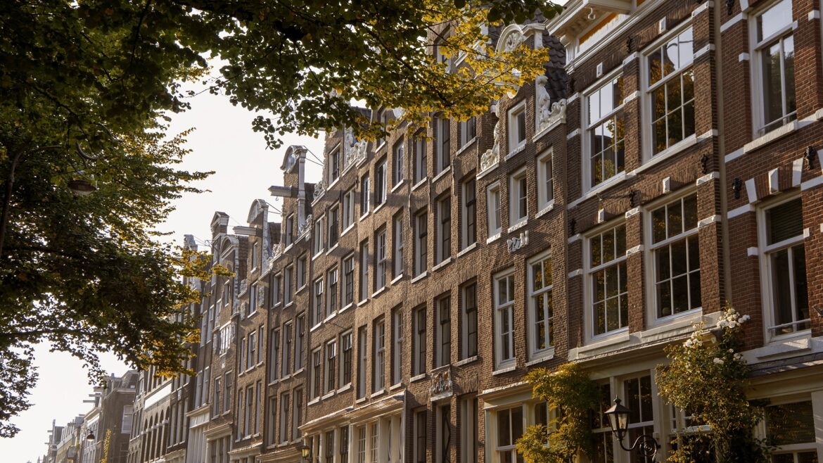 hotel facade of Rosewood Amsterdam