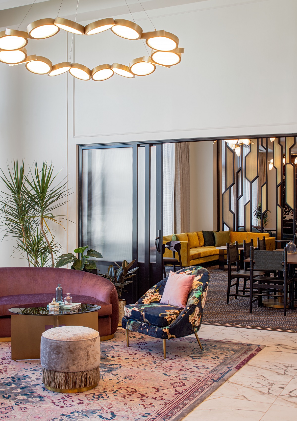 lobby seating and lighting in Hilton-Tempo-Nashville