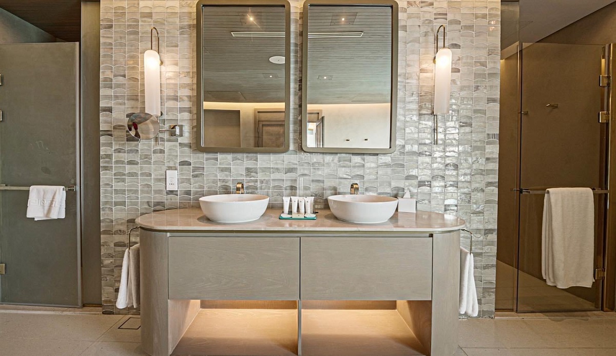 double vanity and mirrors with mosaic tiles from TREND Group