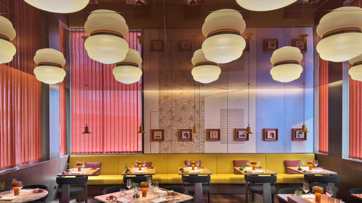 lighting and colours in restaurant in Casa Brera Milan