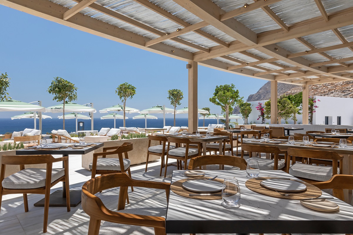 Plateia Restaurant outdoor chairs and tables at Sandblu