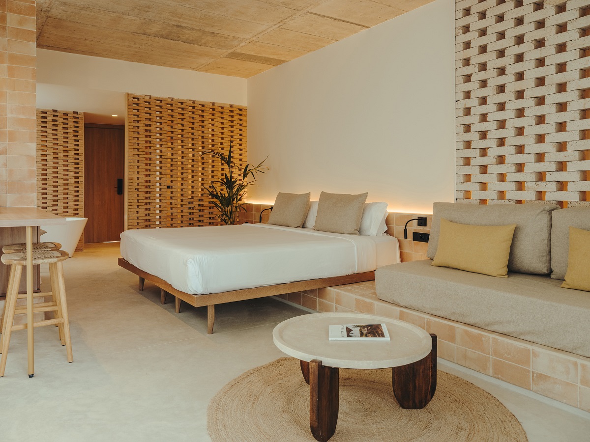 natural colours and surfaces in guestroom at Bonito Ibiza