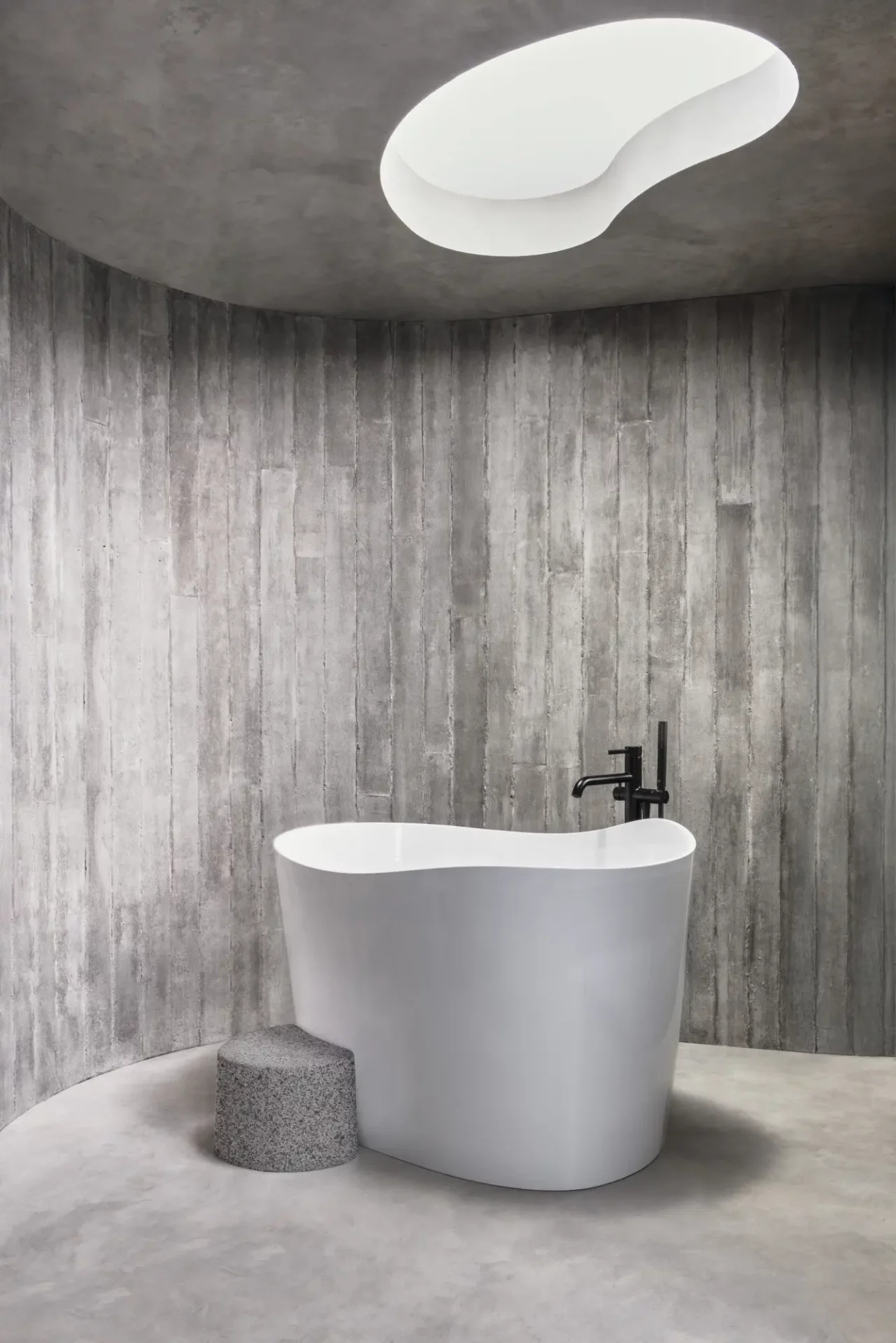 ohtake-bathtub-by-rodrigo-ohtake_.jpg