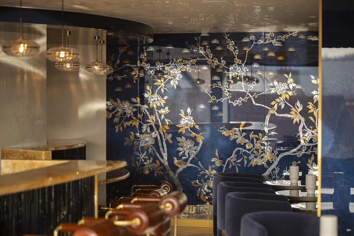 black, gold and leather detailing in restaurant Golden Eye Prague